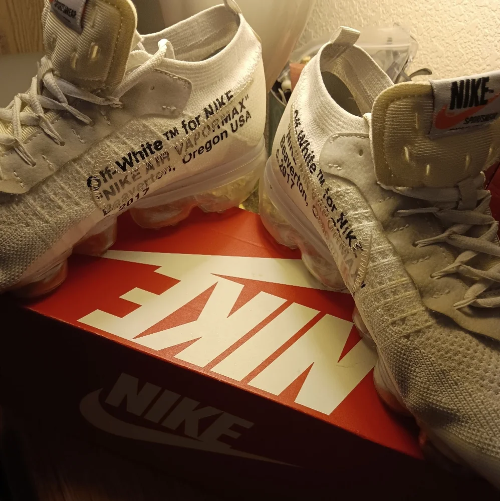 Nike x Off White Vapormax Flyknit Sneakers | Men's Size: 11 | Replacement Box - Picture 8 of 8